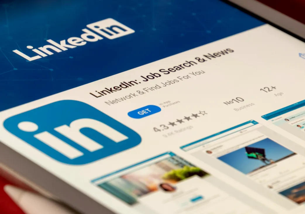 Síguenos en LinkedIn y presentate para unirte a nuestro equipo